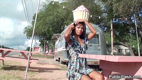 Publicflash – Mango – Horny Filipina